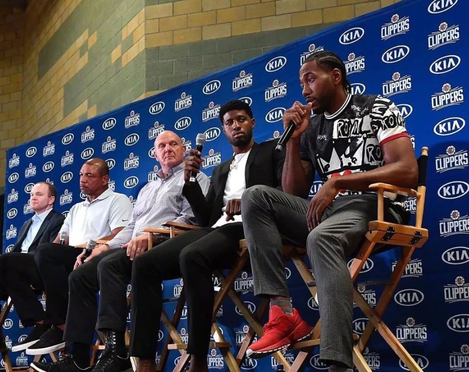 记者：兰克尔-泽擅空手套白狼，找朴志洙要落场球衣而不是换（记者：兰克尔-泽被指“空手套白狼”，向朴志洙索要赛后球衣而非交换）