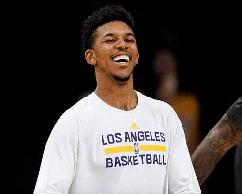 迪马：罗马、那不勒斯、布莱顿有意波尔图19岁中场弗罗霍尔特（迪马：波尔图19岁中场弗罗霍尔特获罗马、那不勒斯与布莱顿青睐）