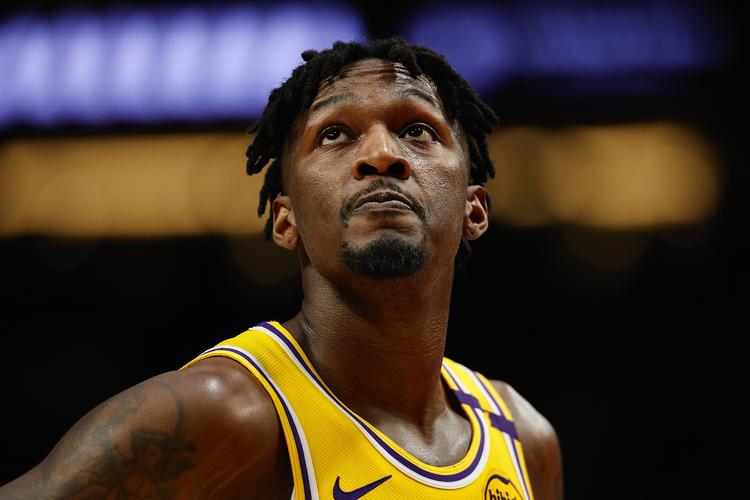 湖人队这赛季打关键球挺稳啊！（湖人本季关键时刻表现稳健）