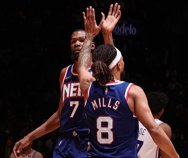 热刺官方：20岁前锋兰克希尔租借至英冠牛津联队，租期一年（热刺官方宣布：20岁前锋兰克希尔租借加盟英冠牛津联，为期一年）