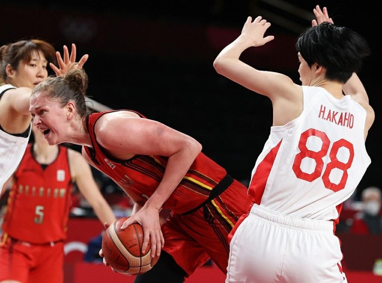 替补上阵，国米两位小将斯皮纳塞和博沃上演一线队首秀（国米两小将斯皮纳塞、博沃替补登场，迎来一线队处子秀）