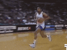 南安普顿不敌普雷斯顿后，后卫内森-伍德与本队球迷发生口角（南安普顿输给普雷斯顿后，后卫内森-伍德与本方球迷爆发口角）