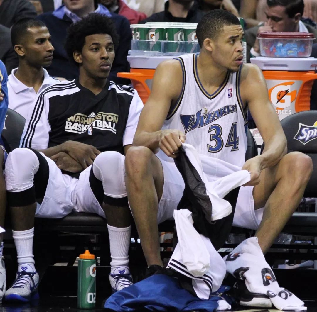 巴塞罗那门将之争：特尔施特根回归引发的悬念（特尔施特根复出，巴萨门线之争再起悬念）