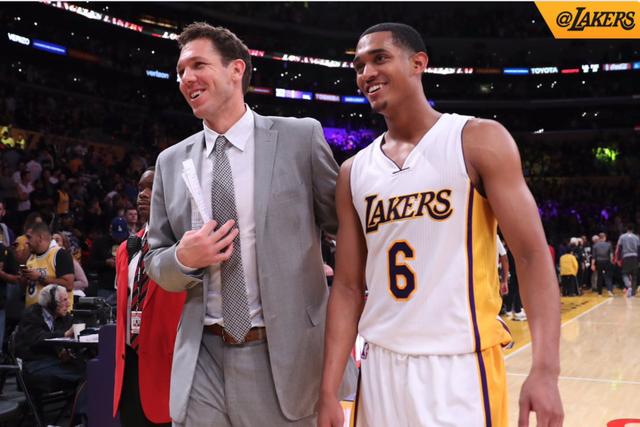 山东泰山，2026该怎么“活”？（2026年，山东泰山路在何方？）