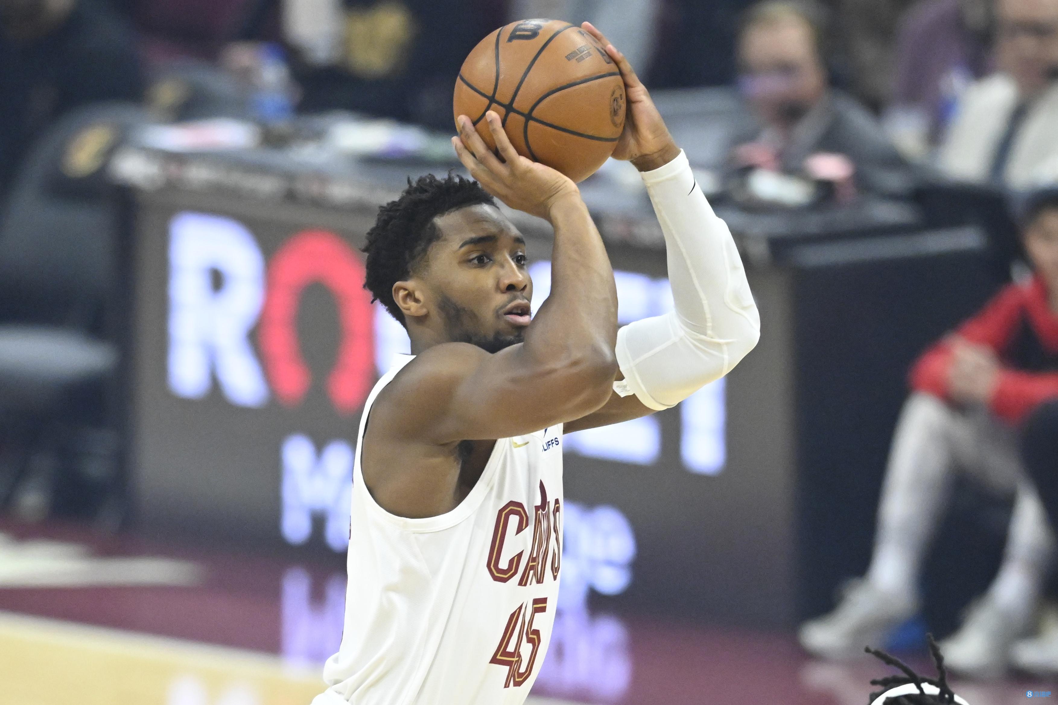 前女篮主帅李亚光：娶羽毛球国手为妻，奥运夺银后升官，65岁被抓（前女篮主帅李亚光：迎娶羽球国手，奥运摘银后晋升，65岁被查）