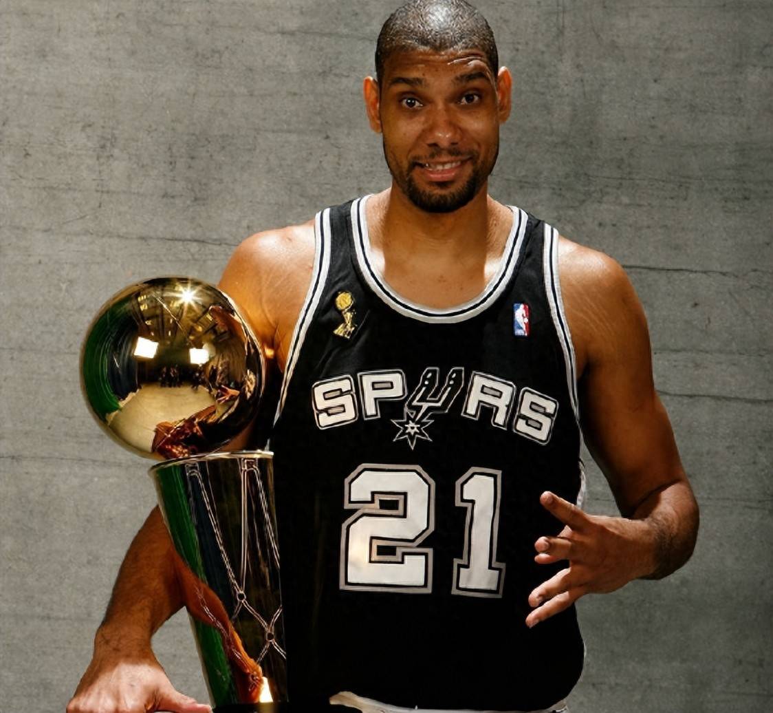 西媒：皇马极力避免解雇阿隆索，其解约金约2500万欧（西媒：皇马力避解雇阿隆索，解约金约为2500万欧元）