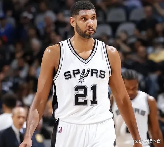 混团世界杯！韩国0-8惨败，王楚钦暴抽穿越，曼昱零封，莎莎轮休（混合团体世界杯： 韩国0-8遭横扫, 王楚钦暴力穿越抽杀, 曼昱零封, 莎莎轮休）