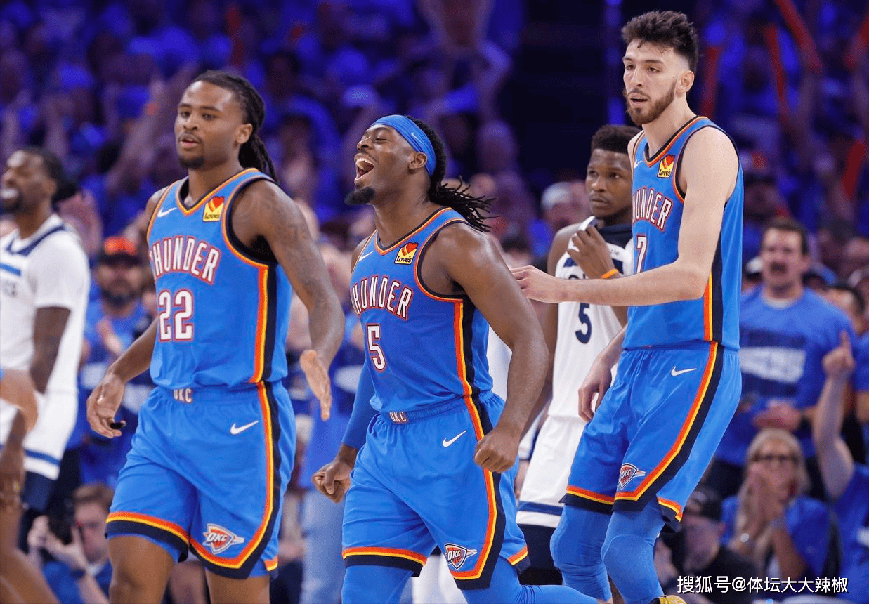 数据全面！王奕博加盟青岛首秀12分5篮板3助攻2抢断（王奕博青岛首秀数据亮眼：12分5篮板3助攻2抢断）