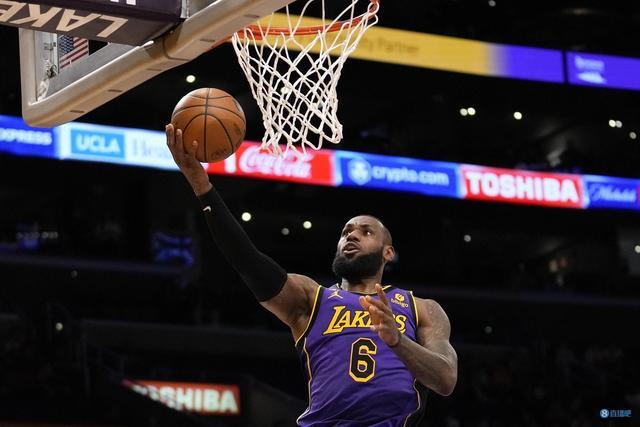 意甲裁判指派员罗基：霍伊伦应该因为肘击对手被罚下（意甲裁判主管罗基：霍伊伦肘击对手本应被红牌罚下）