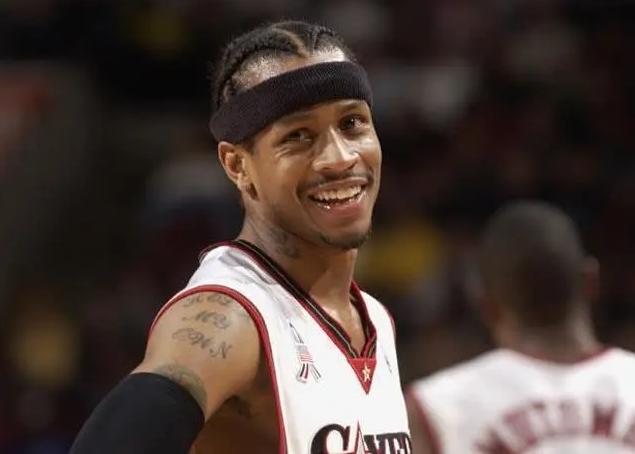 卢森博格：内马尔是天才球员，把他放在正确位置能获更多机会（卢森博格：内马尔天赋异禀，踢对位置更能创造更多机会）