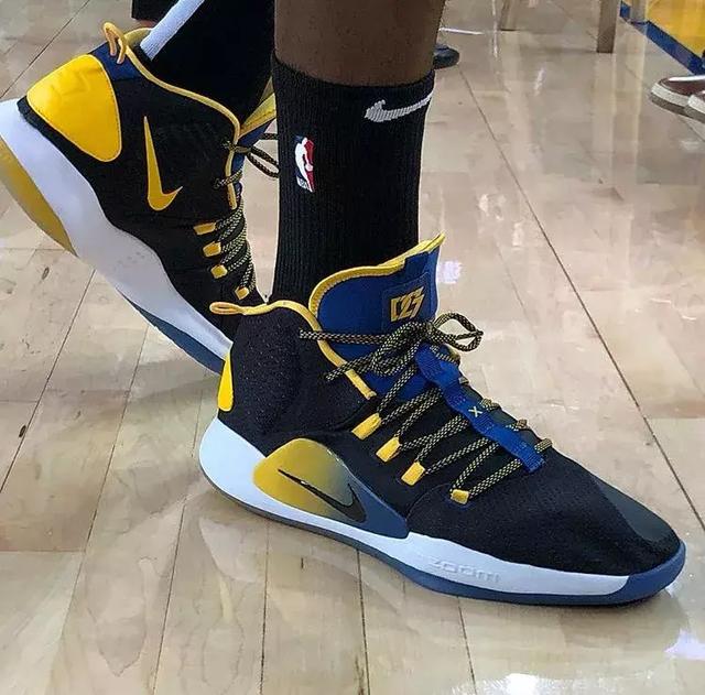 球迷比赛期间骂尤文踢得太烂，斯帕莱蒂回击：你们想怎样？（球迷比赛中怒斥尤文表现糟糕，斯帕莱蒂反问：你们还想怎样？）